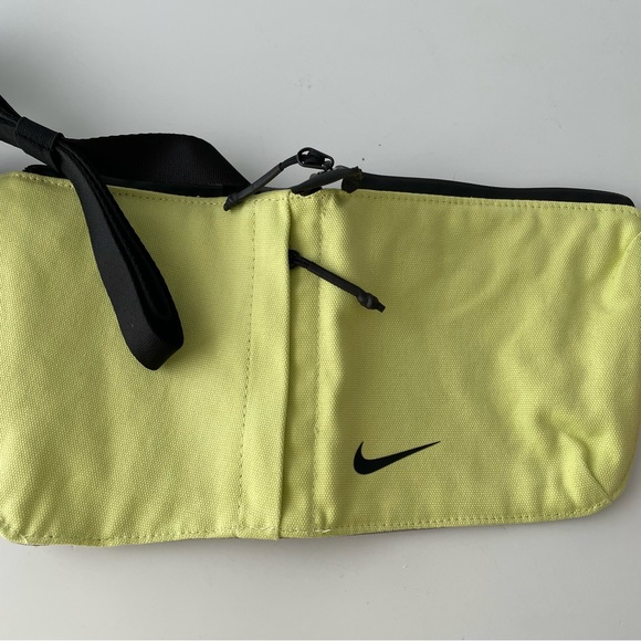 NWT Nike Tech Crossbody Bag - Picture 9 of 10